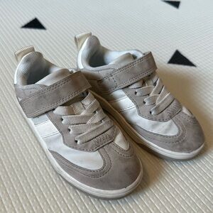 H&M Todler Kids Sneakers in White and Tan